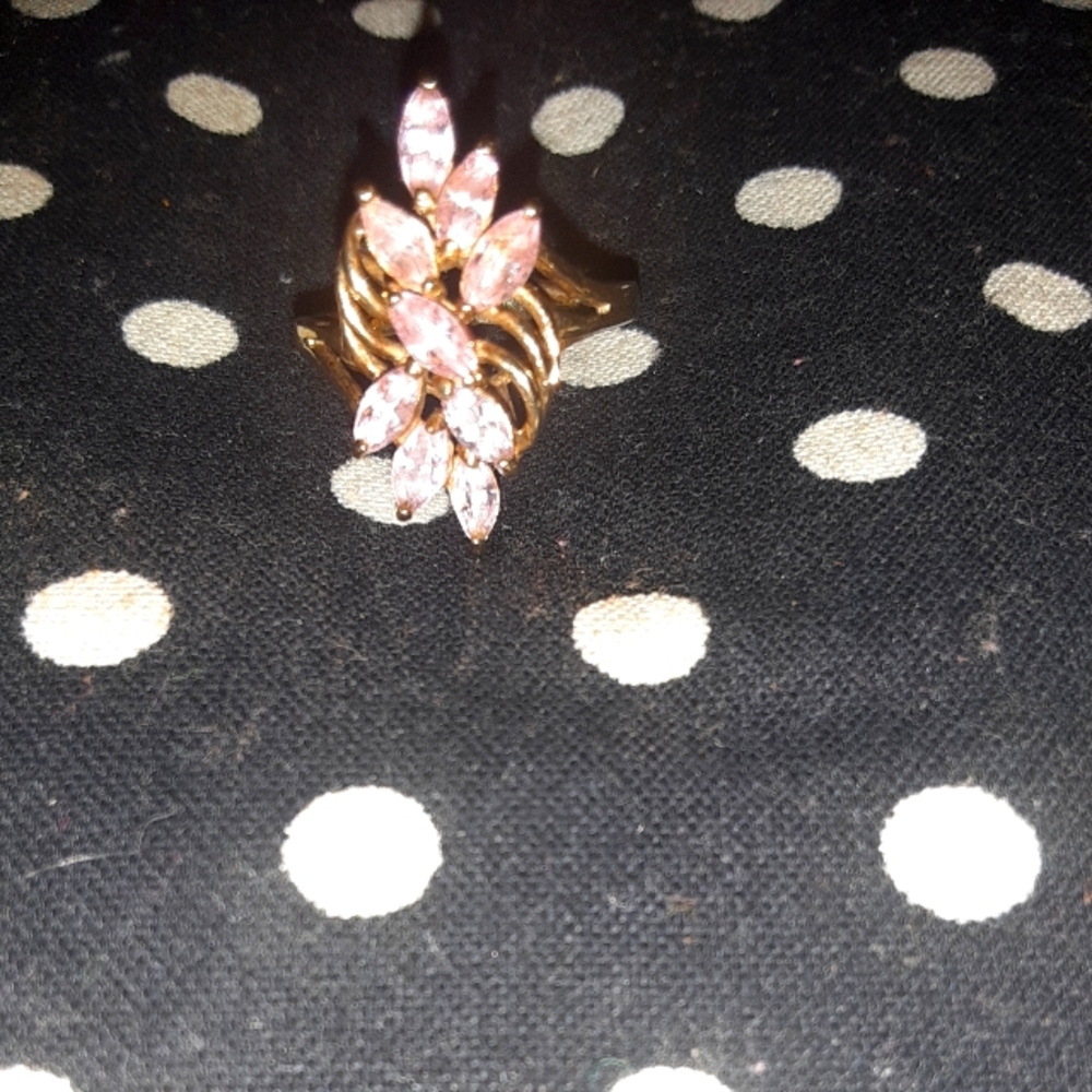 10 Ct. Gold Pink stone ring